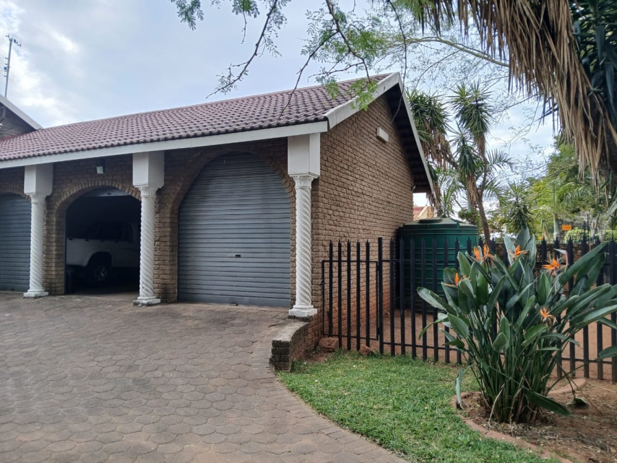 3 Bedroom Property for Sale in Geelhoutpark North West